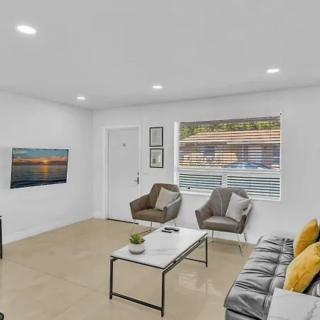 New Stylish 2 Bdrm Mins To Beach & Aventura Mall Hallandale Beach Exterior photo