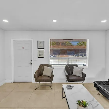 New Stylish 2 Bdrm Mins To Beach & Aventura Mall Hallandale Beach Exterior photo