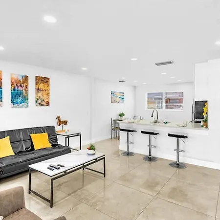 New Stylish 2 Bdrm Mins To Beach & Aventura Mall Hallandale Beach Exterior photo