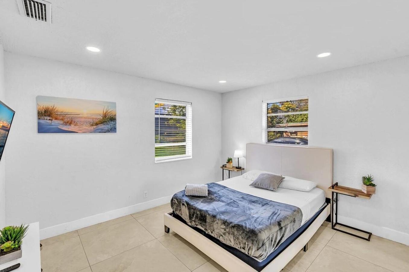 New Stylish 2 Bdrm Mins To & Aventura Mall *
