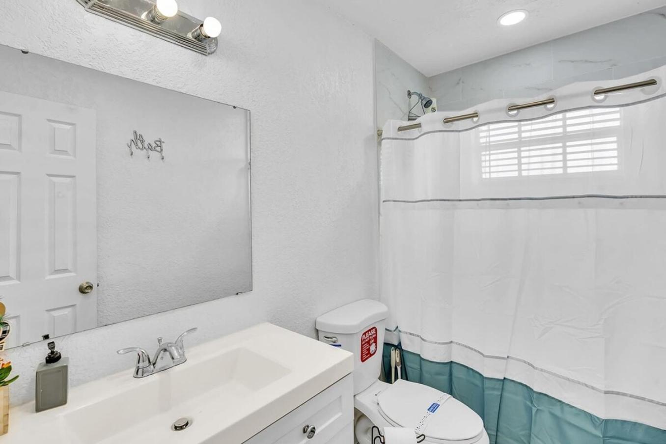 New Stylish 2 Bdrm Mins To & Aventura Mall *