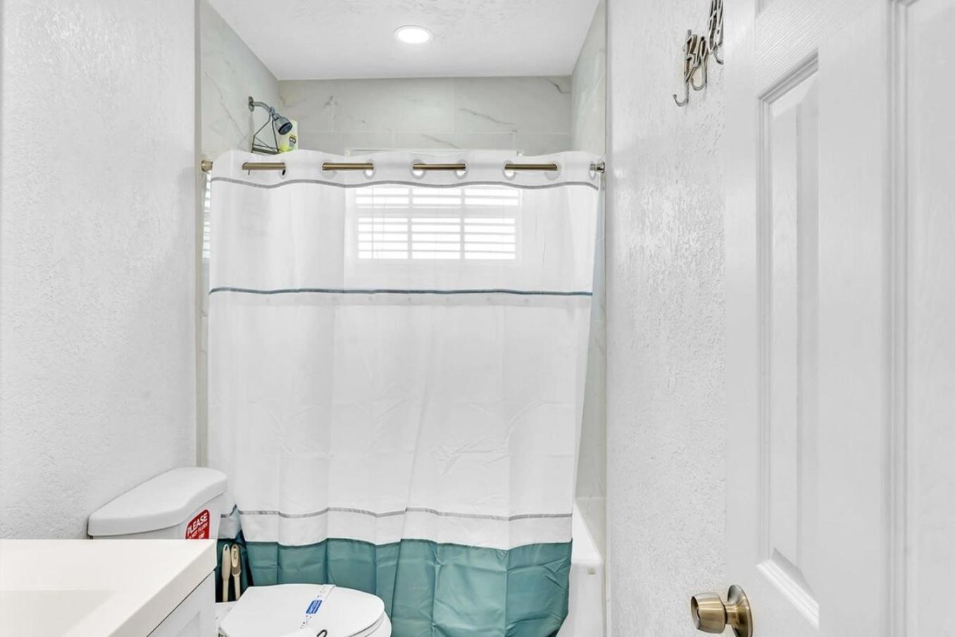Holiday home New Stylish 2 Bdrm Mins To & Aventura Mall Hallandale Beach