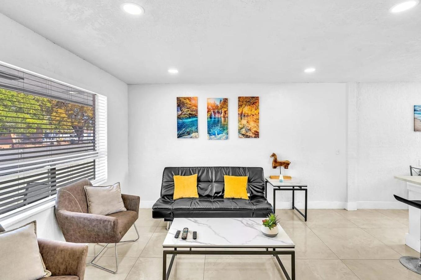 Holiday home New Stylish 2 Bdrm Mins To & Aventura Mall